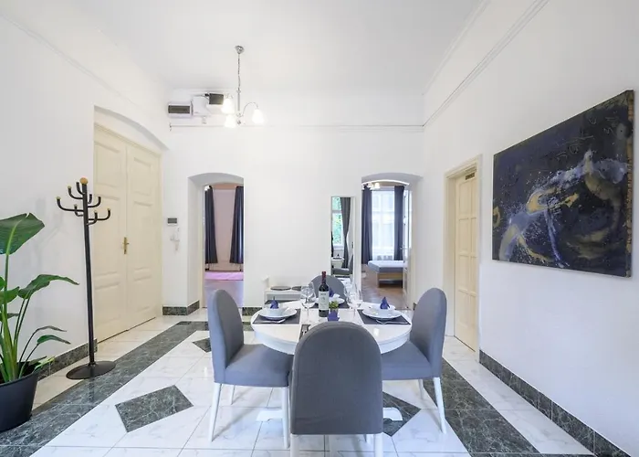 Seasons Cosy Budapeşte