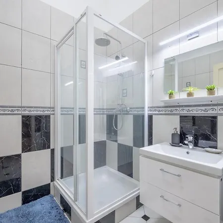 Apartment Seasons Andrassy Budapest
