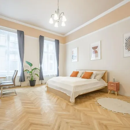 Apartment Seasons Andrassy