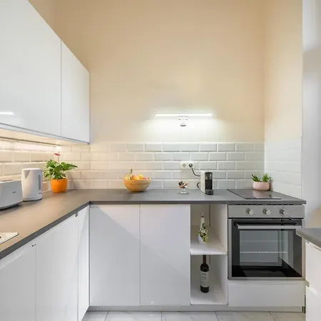 Apartment Seasons Andrassy Budapest