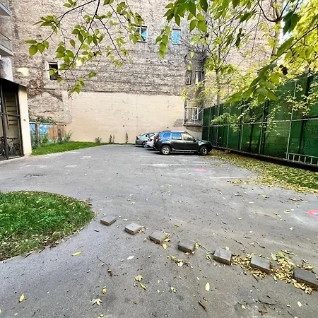 Seasons Andrassy Apartment