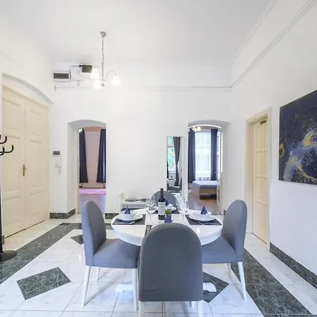 Seasons Cosy Βουδαπέστη